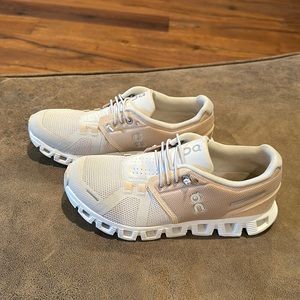 Oncloud tennis shoes